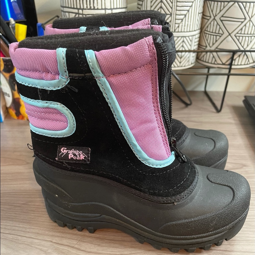 Granite Peak toddler snow boots size 11/12